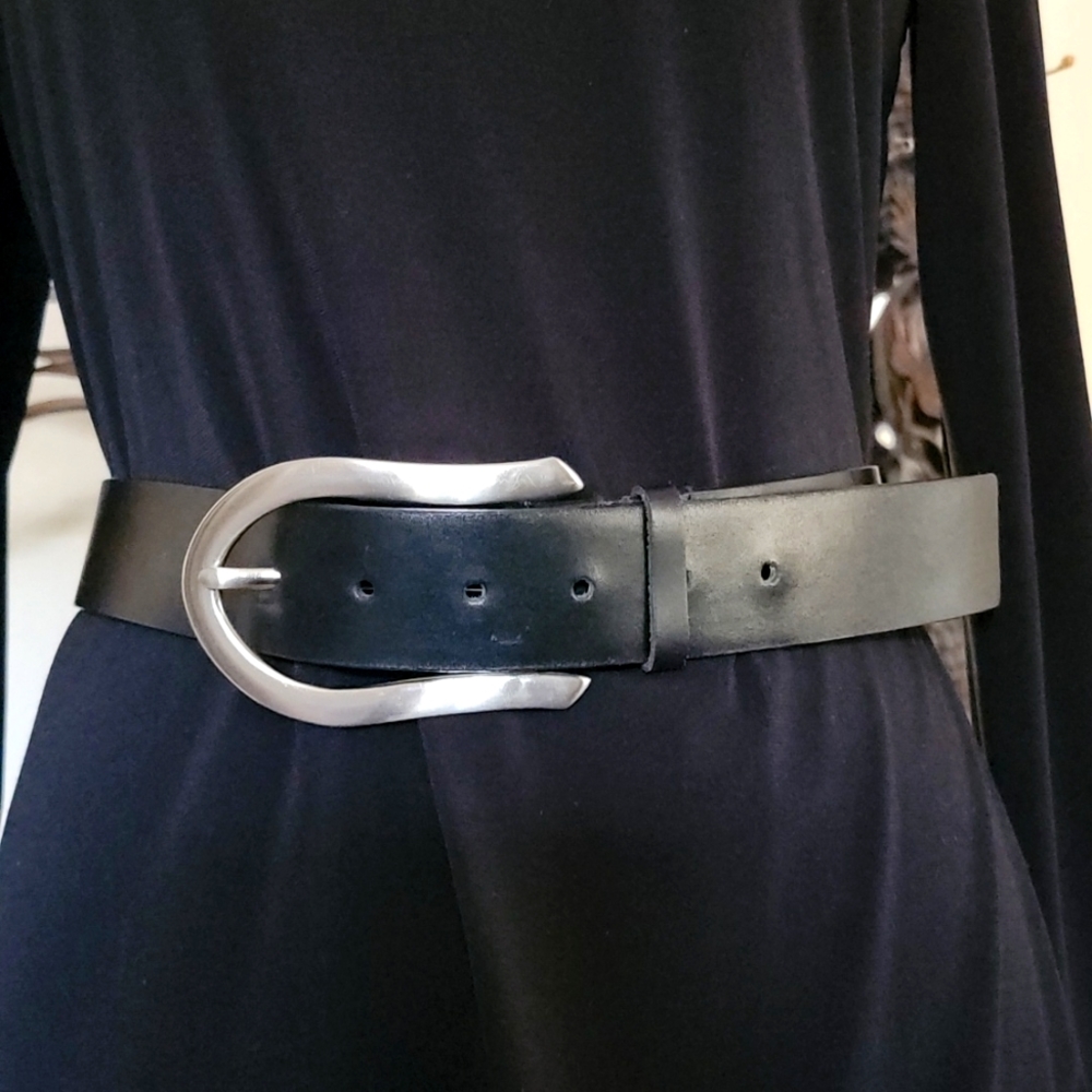 Express, black leather belt.